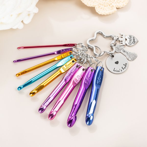 Personalized Crochet Queen Colorful Portable Mini Crochet Hooks Keychain with Engraved Text Outdoor Essentials Birthday Gift for Women Craft Lovers