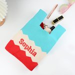 Personalisierte Bunte Gestrickte Kontentasche mit Namen Stickerei Blumen Wellenstreifen Handtasche Urlaub Party Geburtstag Geschenk für Damen Mädchen