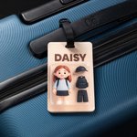 Henkilökohtainen matkatavaratunniste nimellä ja valokuvalla sarjakuvahahmolla syntymäpäivälahjaksi perheelle ja ystäville