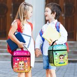 Personalisierte Cartoon-Charakter Briefpapier Elemente isolierte Lunch Bag mit Namen Portable Picknick zurück zu Schule Geschenk für Jungen Mädchen