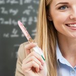 Stylo 4-en-1 Pailleté Personnalisé avec Nom et Personnage de Dessin Animé Cadeau Fournitures Scolaires Anniversaire pour Enseignant