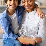 Henkilökohtainen kaivinkoneen traktori Design Säädettävä LED-yövalo nimellä ja puinen pohja huoneen sisustus Baby Shower syntymäpäivälahja pojille