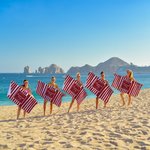 Gepersonaliseerde gestreepte vrijgezellenfeestje snel droog oversized strandhanddoek met naam Travel Essential Beach Party Gift voor bruidsmeisjes vrienden