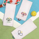 Personlig sporthandduk i 100 procent bomull med karbinhake och broderat namn för pickleballspelare perfekt present för lagfirande