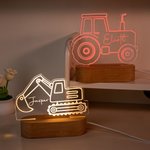 Henkilökohtainen kaivinkoneen traktori Design Säädettävä LED-yövalo nimellä ja puinen pohja huoneen sisustus Baby Shower syntymäpäivälahja pojille