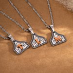 Henkilökohtainen Retro Länsi Cowboy Cow Tag kaulakoru Initial ja kaiverrettu teksti Farm Life Bullfighting tarvikkeet Syntymäpäivälahja Cowboy ystäville