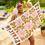 Personalisiertes Boho Retro Blumen Strandtuch mit Namen Schnelltrocknend Sommer Urlaub Reisezubehör Strand Party Geburtstag Geschenk für Mädchen Damen