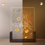 Personalisierte Geburt Blume Mama und Kind Holding Hands LED-Nachtlicht mit hölzernen Basis und 1-6 Kindernamen Muttertag Geburtstag Geschenk für Mama Oma