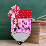 Personlig tecknad lärare karaktär träpenna skylt med efternamn och båge dörrhängare tillbaka till skolan lärarens dag uppskattning gåva för lärare