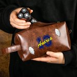 Borsa da toilette in pelle PU personalizzata con nome e tema sport impermeabile con manico essenziale per viaggio regalo per amanti di sport