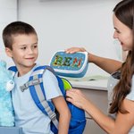 Personifierad söt dinosaurie fantasi-enhörning lunchlåda med namn skolstart födelsedagspresent för flickor pojkar