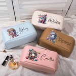 Henkilökohtainen söpö sarjakuva Crochet PU Nahka laaja avoin meikkilaukku nimi Travel Essential syntymäpäivälahja naisille neulominen harrastajille