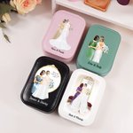 Henkilökohtainen sarjakuva morsian ja äiti merkkiä PU nahka korut laatikko nimet ja LED säädettävä meikki peili häät lahja morsiamet