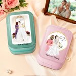 Henkilökohtainen sarjakuva morsian ja äiti merkkiä PU nahka korut laatikko nimet ja LED säädettävä meikki peili häät lahja morsiamet