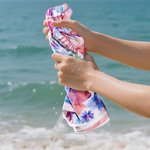 Toalla de playa de gran tamaño personalizada con lazo floral Coquette y nombre Regalo de cumpleaños esencial para viajes y vacaciones para niñas y mujeres