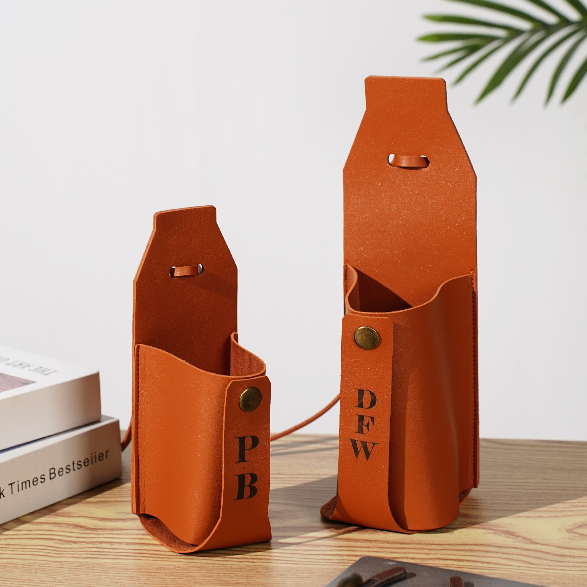 Porte-boisson en cuir PU avec initiales gravées Courroie de selle Cadeau d'anniversaire pour les amoureux des chevaux