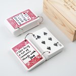 Personliga 52 saker jag älskar med dig Spelar pokerkort med låda Långdistansförhållande Jubileumspresent för par