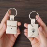 Personalized 3 Family Photos Album PU Leather Keychain with Engraved Text Birthday Father's Day Anniversary Gift for Dad Husband