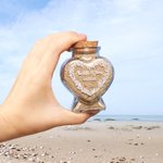 Gepersonaliseerde Love Heart Bloemen Glas Geheugen Zand Pot Fles met Naam en Datum Bruiloft Huwelijksreis Vakantie Gift voor Koppels Bruid Bruidegom