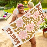 Gepersonaliseerde Boho Retro Bloemige Sneldrogende Oversized Strandlaken met Naam Onmisbare Reis Strand Feest Verjaardagscadeau voor Meisjes Vrouwen