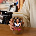 Personalised Stylish Cartoon Barber Name 20 oz Frosted Clear Glass Cup with Lid and Straw Salon Opening Birthday Gift for Hairdresser Friends