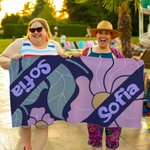 Serviette de Plage en Microfibre Personnalisée avec Nom et Fleur Danoise Accessoire Séchage Rapide Cadeau Anniversaire Estival pour Femme