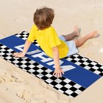 Toalla de playa de gran tamaño y secado rápido con bandera de carreras a cuadros personalizada con nombre Regalo de cumpleaños para los amantes de los deportes de motor el día del partido de vacacione