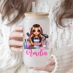 Personalised Stylish Cartoon Barber Name 20 oz Frosted Clear Glass Cup with Lid and Straw Salon Opening Birthday Gift for Hairdresser Friends