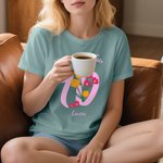 Personalisiertes Geburtsblume T-Shirt mit Namen unt Text Alltagsoutfit Jahrestag Geburtstag Geschenk für Damen