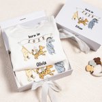 Personalized Classic Winnie the Pooh 100% Cotton Baby Romper Hat Blanket Outfit with Hamper Name Year Coming Home Baby Shower Gift for Newborn