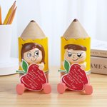 Personalizado lindo lápiz de dibujos animados sosteniendo una manzana Difusor de madera con el nombre del título y el texto de escritorio Decoración Día del Maestro Regalo para Profesores Educadores