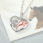 Collier Gravé Personnalisé avec Prénom Forme Coeur Fille et Cheval Cadeau Anniversaire pour Fille Femme Amoureux des Chevaux