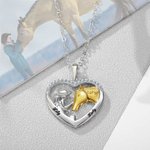 Collier Gravé Personnalisé avec Prénom Forme Coeur Fille et Cheval Cadeau Anniversaire pour Fille Femme Amoureux des Chevaux
