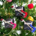 Gepersonaliseerd 3D Effect Retro Gitaar Amp Kerstmuts Ornament met Naam en Jaar Feestdag Decoratie Kerstcadeau voor Gitaristen Gitaarliefhebbers