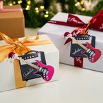 Gepersonaliseerd 3D Effect Retro Gitaar Amp Kerstmuts Ornament met Naam en Jaar Feestdag Decoratie Kerstcadeau voor Gitaristen Gitaarliefhebbers