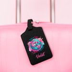 Henkilökohtainen Vain tyttö, joka rakastaa matkustaminen PU Nahka Passinhaltija matkatavaroiden Tag nimi Syntymäpäivälahja tytölle