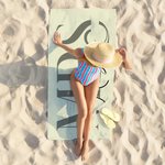 Personalisierte Herr und Frau Satz von 2 passenden schnell trocknenden übergroßen Strand Handtuch mit Nachnamen Flitterwochen Reise Hochzeit Geschenk für Newlyweds Paare