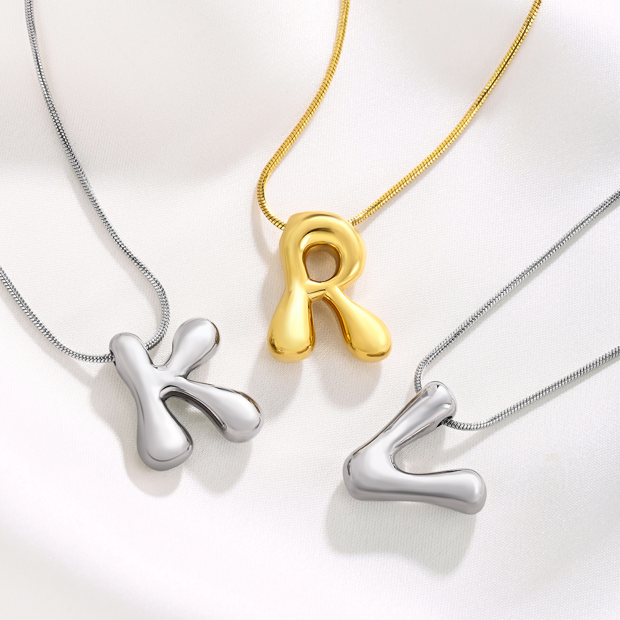 Collier personnalisé avec initiales en forme de ballons en 3D Bijoux délicats Cadeau d'anniversaire pour elle