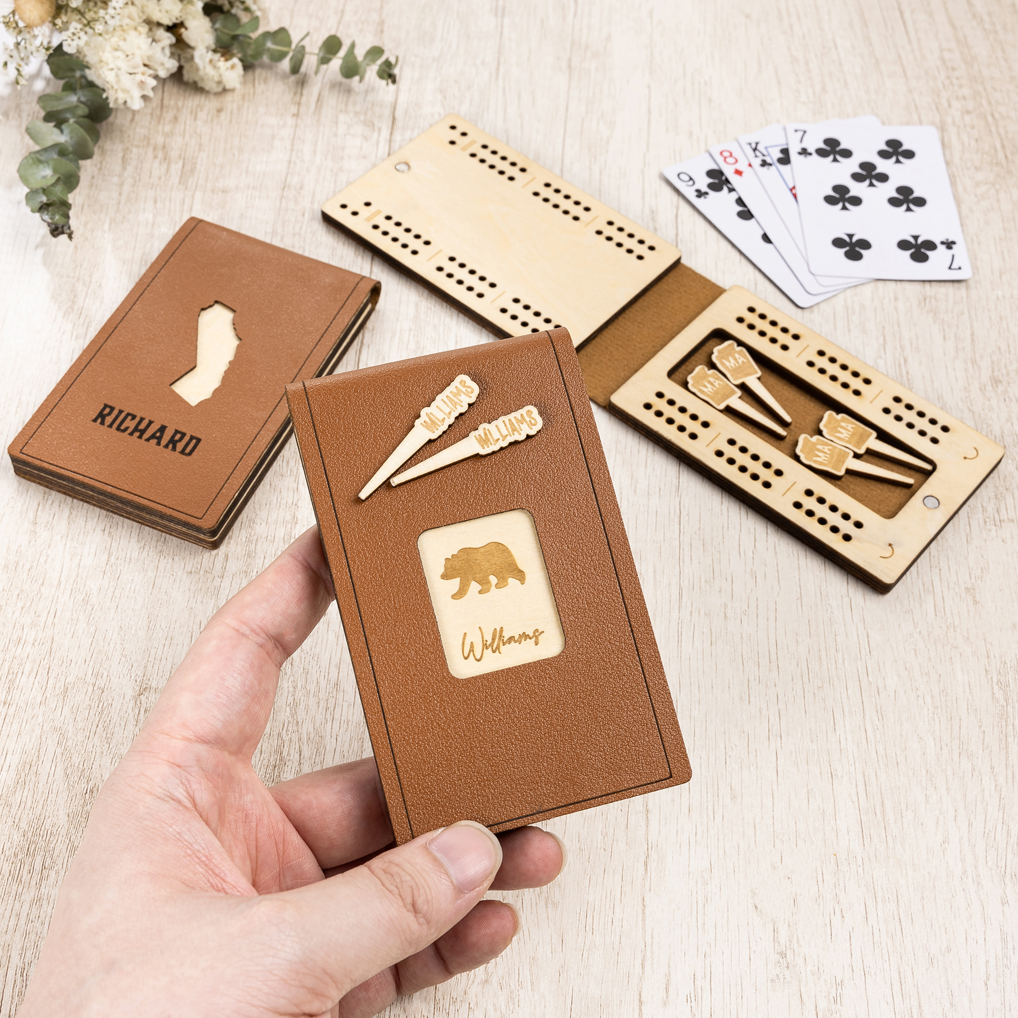 Planche de cribbage portable personnalisée avec piquets en bois et nom Cadeau d'anniversaire pour les amateurs de cribbage