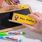 Gepersonaliseerd Cartoon Leraar Karakter Schoolbord Whiteboard Krijt Gum Cleaner met 2 Whiteboard Markers Docent's Day Gift voor leraren Opvoeders
