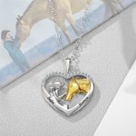 Collana personalizzabile a forma di cuore con ragazza e cavallo regalo ideale di compleanno e anniversario per donne ed amanti dei cavalli