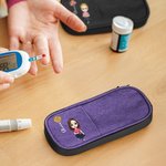 Personnalisé Cartoon Character Birth Flower Insulated Insulin Pen Cooler Travel Organizer with Name Diabetic Supplies Birthday Gift for Diabetic