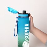 Personalisierte Cartoon Yoga Mädchen Gradient 32 oz Wasserflasche mit Namen und Zeit Marker Ausbildung Hydratation Geburtstag Geschenk für Yoga-Liebhaber Frauen Mädchen