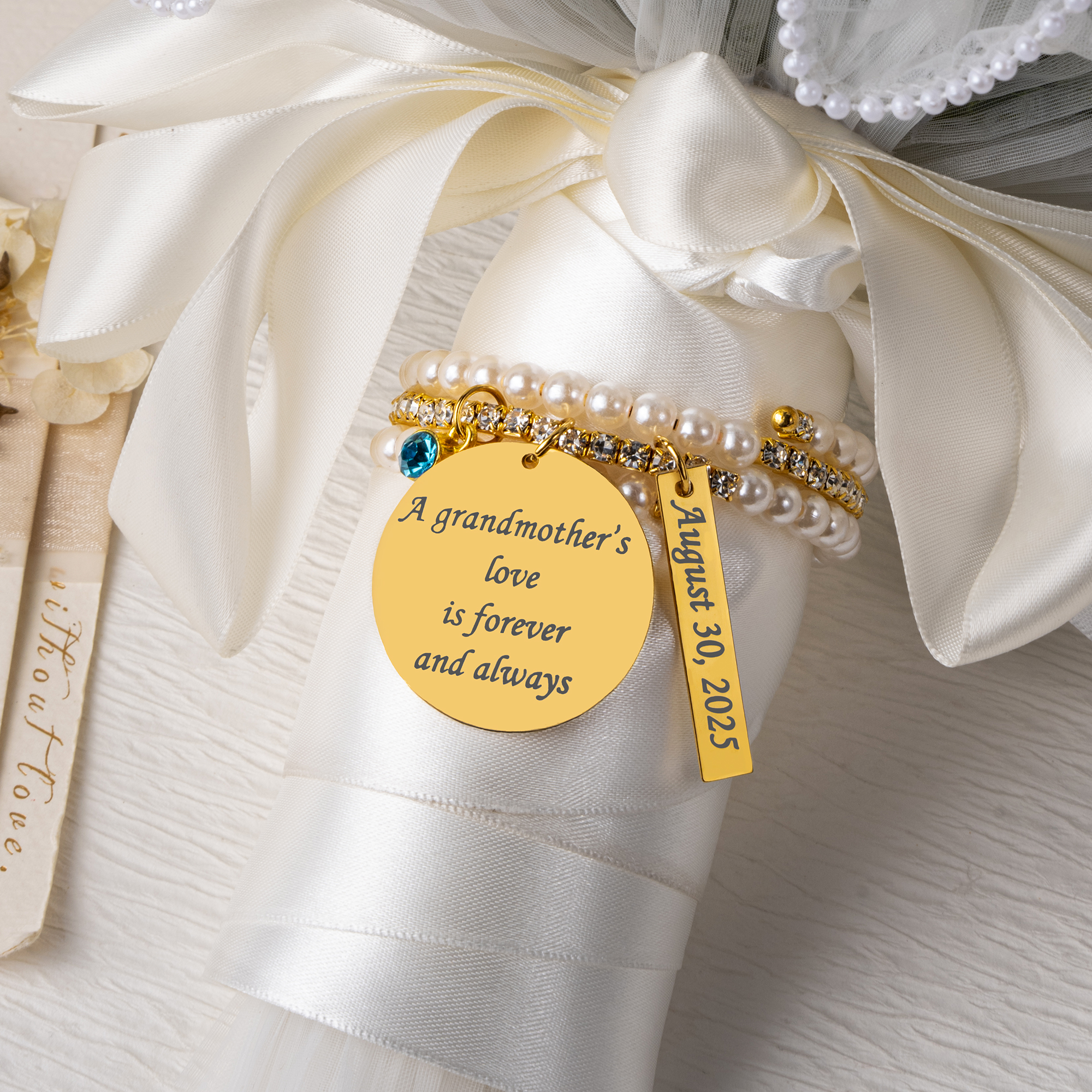 Personnalisé Bling Rhinestone Pearl Something Blue Zircon Bouquet Charm with Text Anniversary Bridal Shower Wedding Gift for Bride