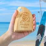 Personalisierte Hai Meeresschildkröte Design hölzerne Surfbrett Wachs Kamm mit eingraviertem Text Geburtstagsgeschenk für Surfen Liebhaber