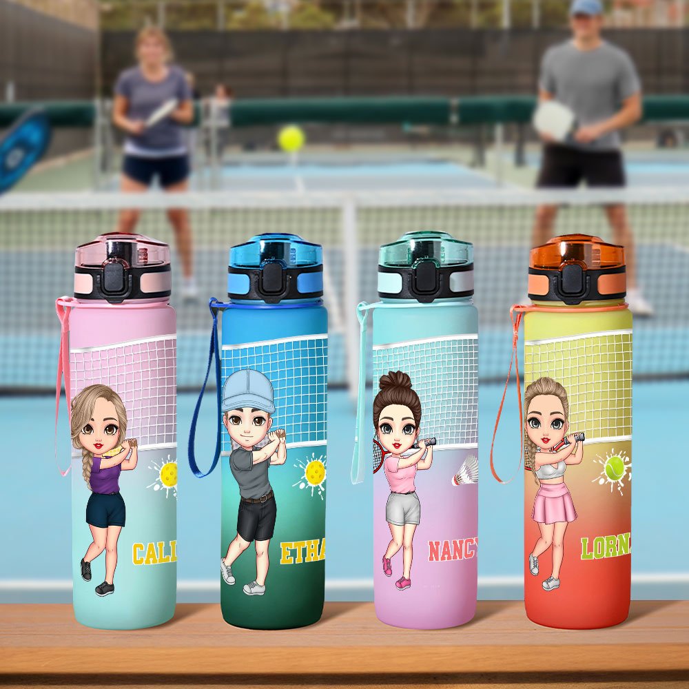 personalisierte Sportwasserflasche ist mit lustigen Cartoon-Tennisspielern