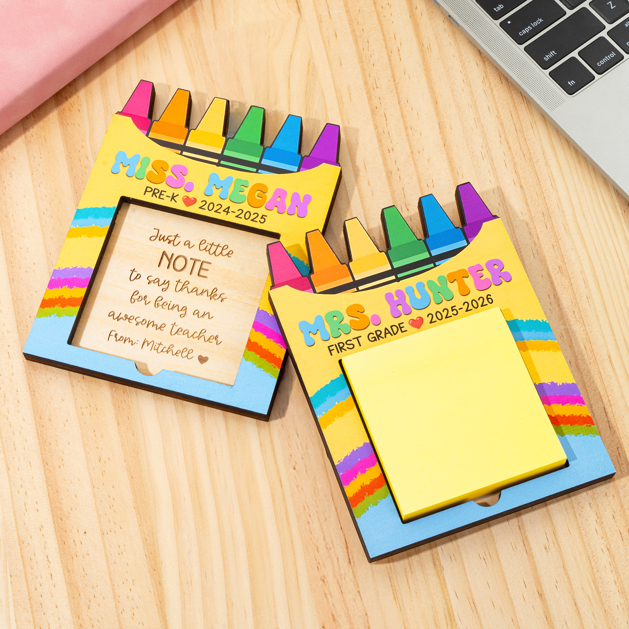 Porte-notes en bois personnalisé avec notes autocollantes Crayon, texte arc-en-ciel et grade Cadeau d'appréciation de la rentrée scolaire pour les enseignants