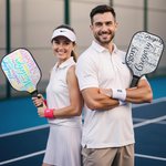 Personalisierte Multicolor Wort Wolke Pickleball Paddel mit Namen Geburtstag Jahrestag Wettbewerb Tag Geschenk für Sport-Fan Pickleball Spieler Liebhaber