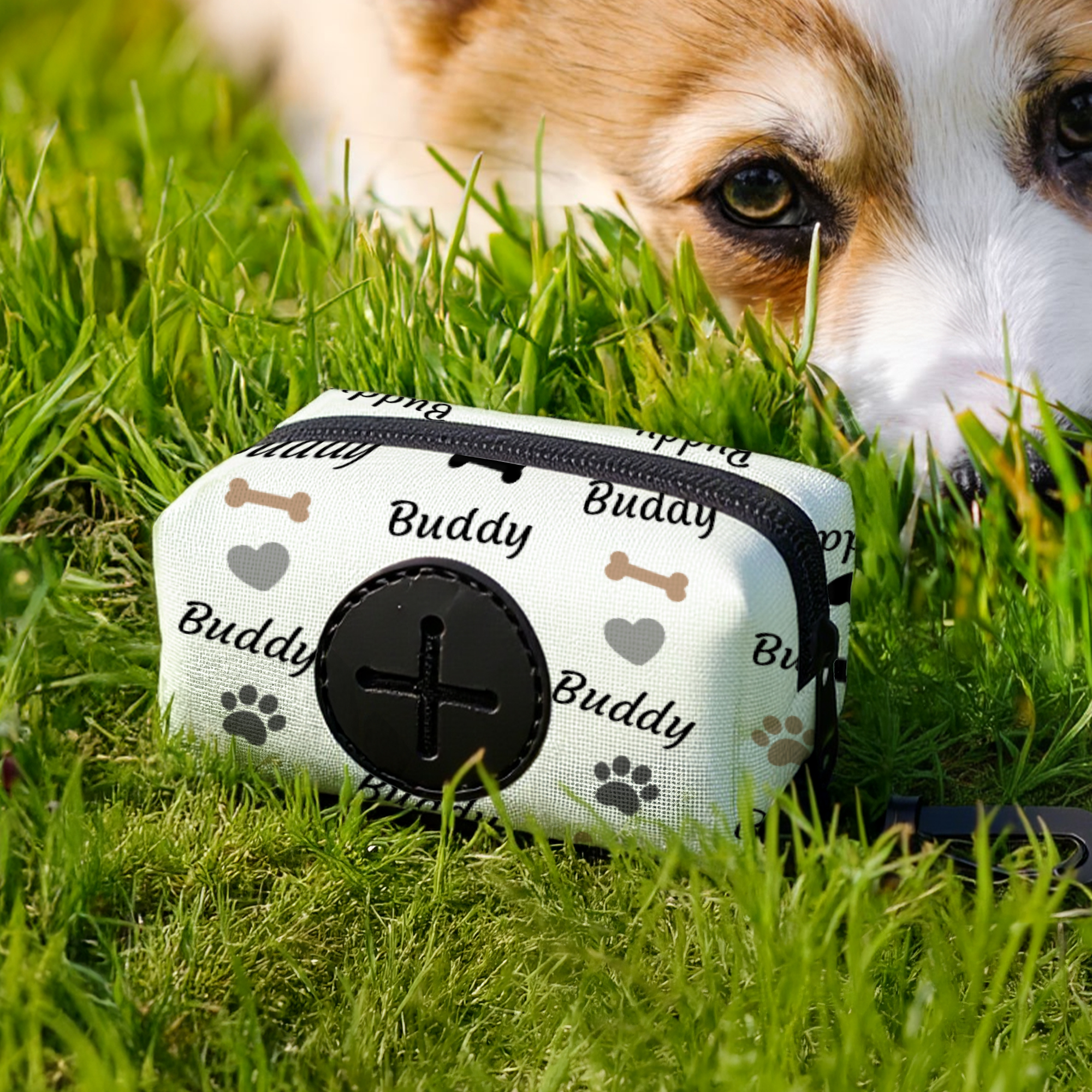 Porte-Sacs à Déjections Multicolore Personnalisé avec Motif Empreintes de Pattes Os Cœur et Nom Cadeau d’Anniversaire pour Propriétaire d’Animaux