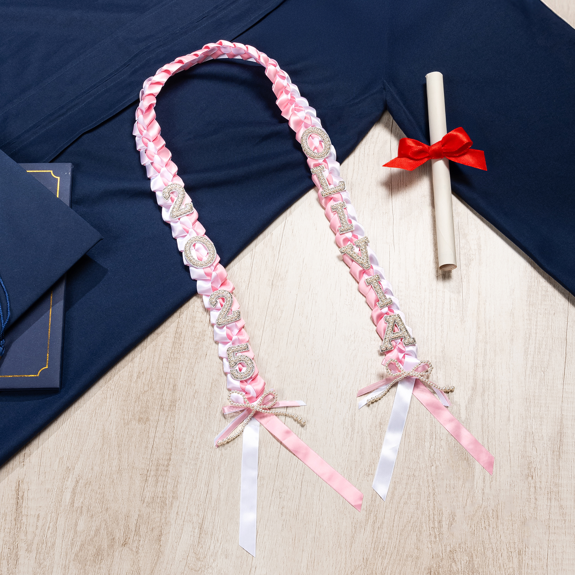 Personnalisé Bling Rhinestone Pearl Bowknot Letter Two-Colored Ribbon Braided Lei with Name Party Decor Graduation Gift for Graduates